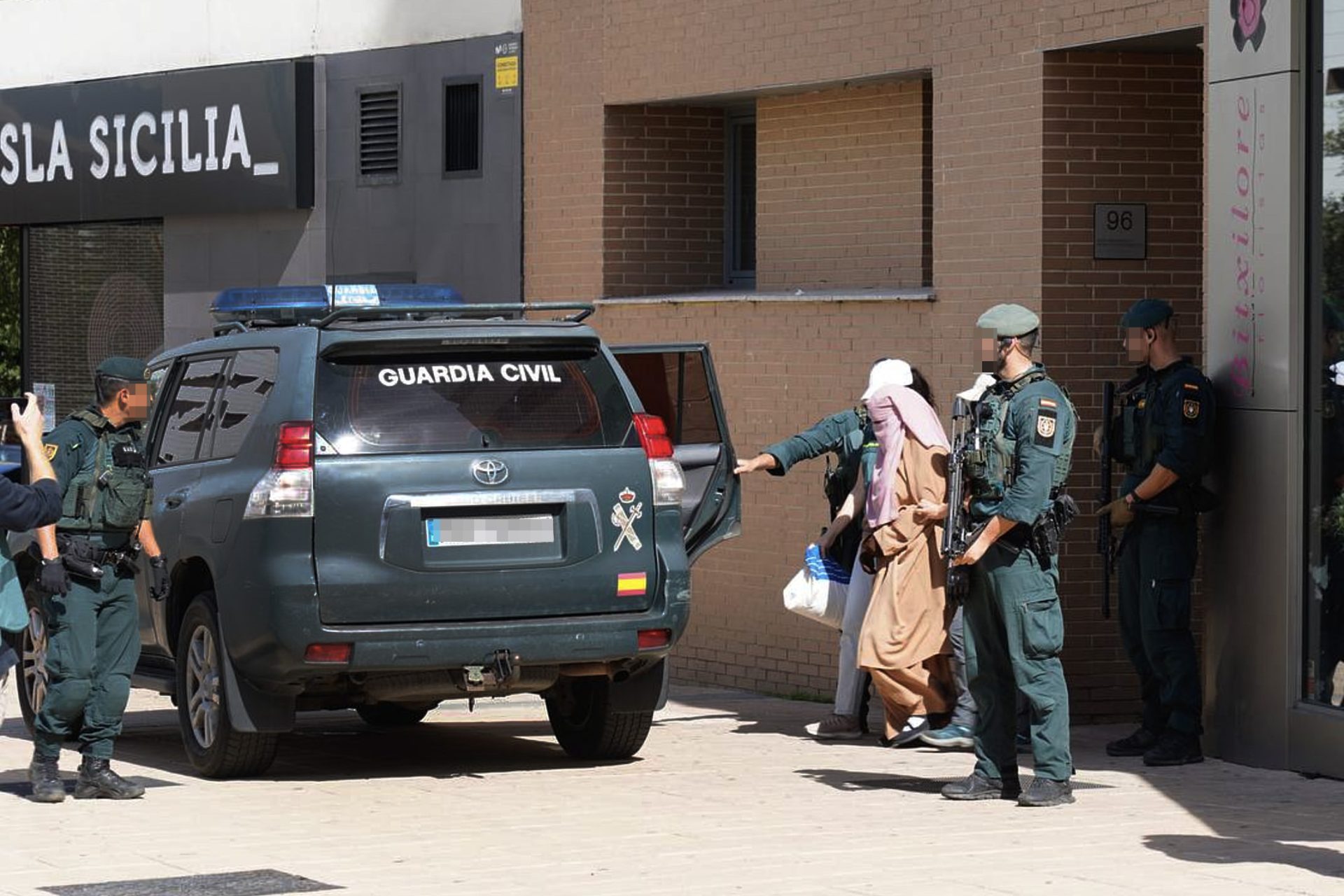 Una mujer detenida por captar yihadistas en Vitoria. EFE/L.Rico
