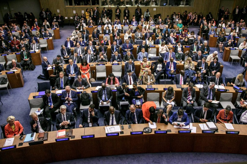 Vista de las personas que participan en la Cumbre de Ambición Climática, este 20 de septiembre de 2023, en la sede de la ONU, en Nueva York. EFE/Sarah Yenesel