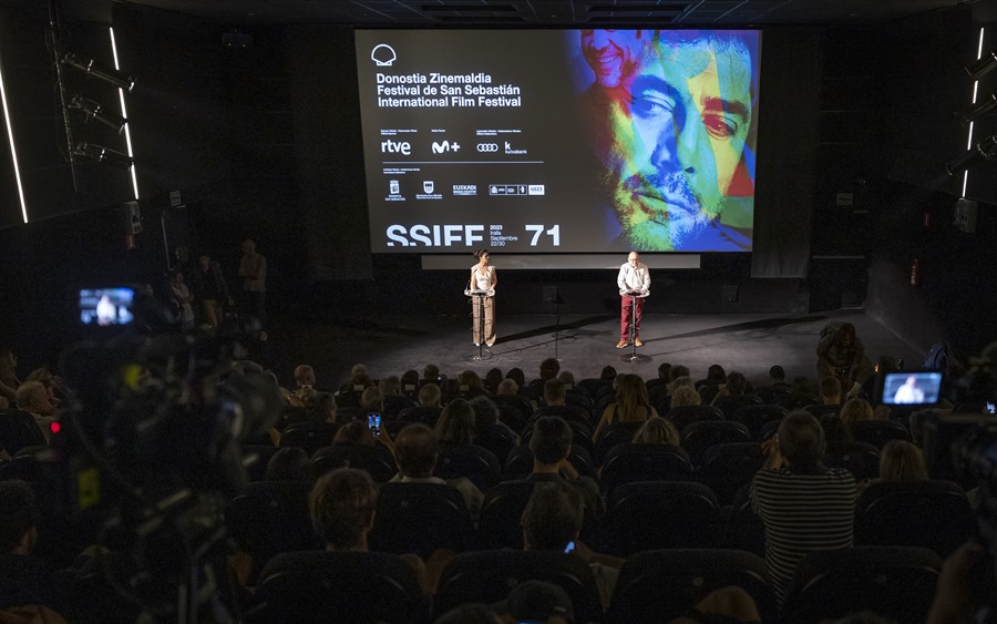 El director del Festival de Cine de San Sebastián, José Luis Rebordinos, y su responsable de Comunicación, Ruth Pérez de Anucita