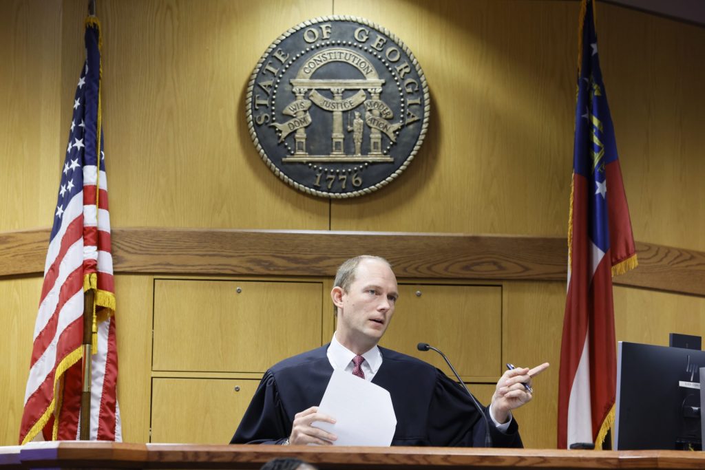 Scott McAfee, uno de los jueces del tribunal superior del condado de Fulton (Georgia), este 14 de septiembre de 2023. EFE/Miguel Martínez/Pool