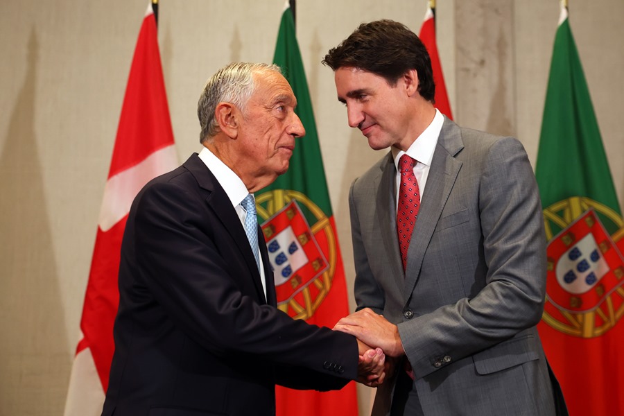 El presidente de Portugal, Marcelo Rebelo de Sousa (i) con el primer ministro de Canadá, Justin Trudeau (d) el pasado viernes en Toronto, Canada.