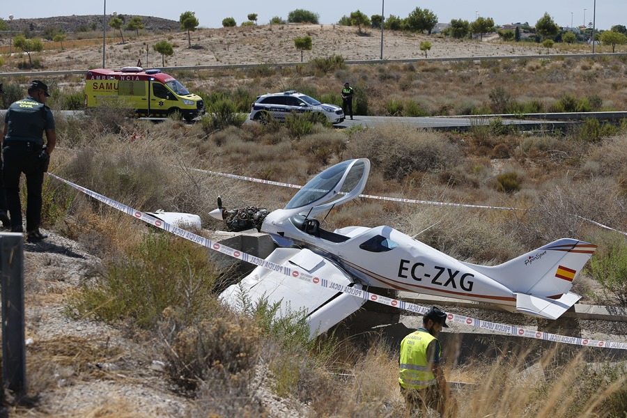 Imagen de un avión ligero que se accidentó cerca del aeródromo de Mutxamel (Alicante)