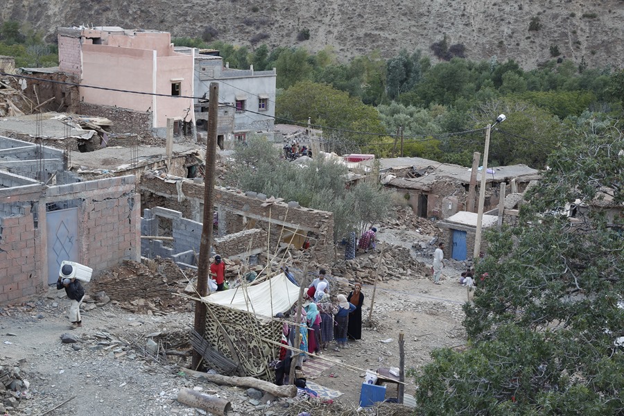 Varias aldeas siguen aisladas en la zona cercana al epicentro del terremoto de Marruecos debido al derrumbe de sus carreteras,