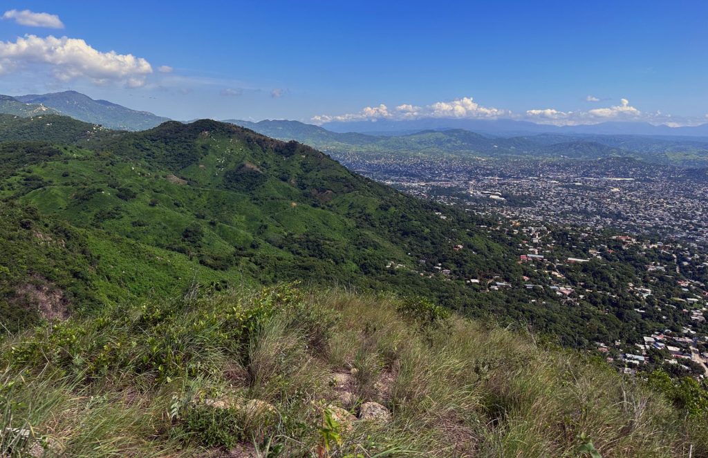 Vista de la zona en que fue descubierta una ciudad indígena perdida, el 29 de agosto de 2023 en Acapulco, estado de Guerrero (México). EFE/Str