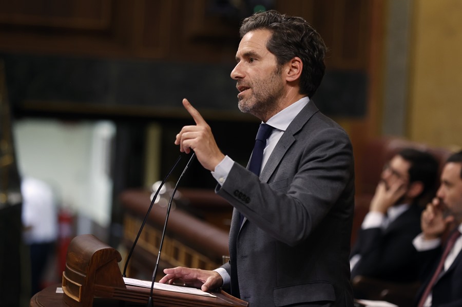 El Congreso abre en gallego el pleno sobre las lenguas cooficiales y Vox abandona el hemiciclo
