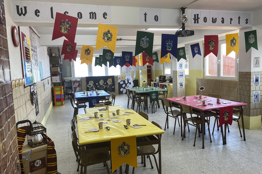 Un colegio de Fisterra (A Coruña) ha querido transformar en mágico este año al hechizar a su alumnado al puro estilo Hogwarts