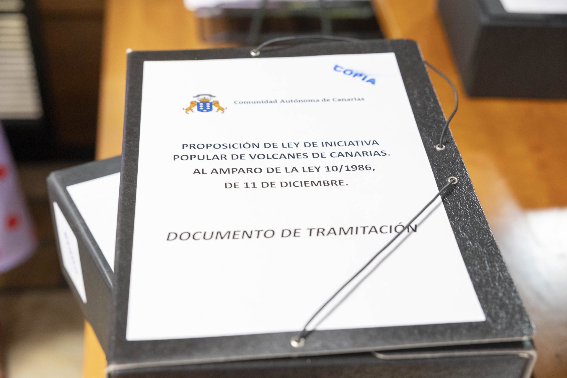 Proposición de Ley Volcanes, promovida por iniciativa popular, presentada al Parlamento de Canarias. EFE/Miguel Barreto