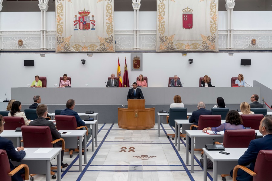 López Miras se compromete a gobernar Murcia por la igualdad de los ciudadanos y los territorios