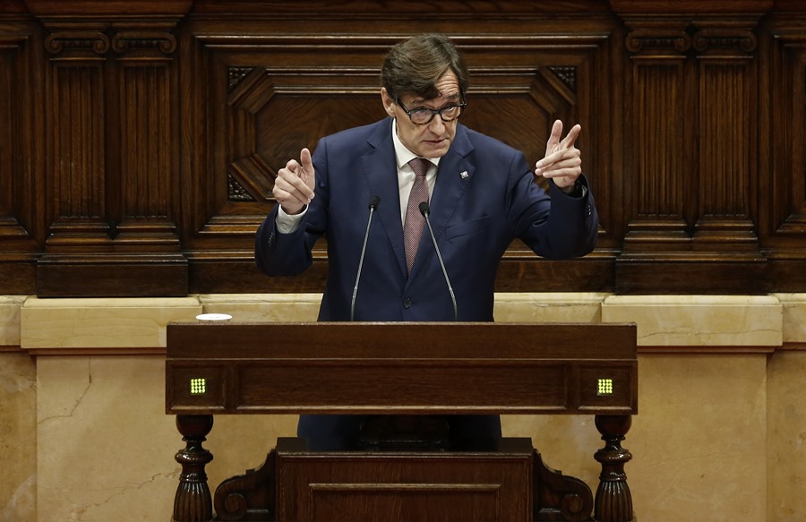 El líder de los socialistas catalanes rechaza el referéndum y no descarta la repetición electoral