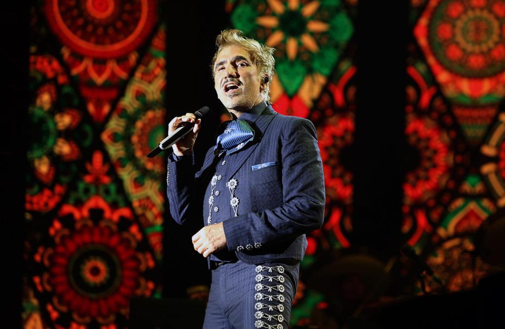 El cantante mexicano Alejandro Fernández, en una fotografía de archivo. EFE/Alonso Cupul
