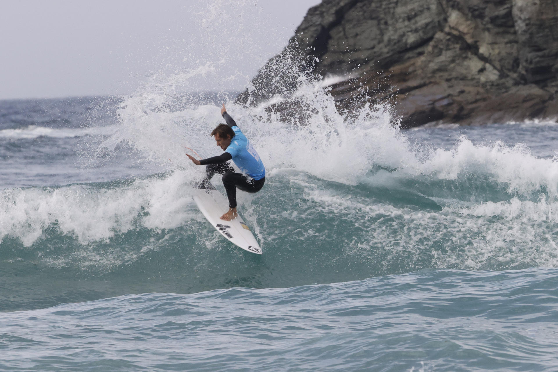 El Abanca Patín Classic Galicia Pro que se celebra desde el día 26 de Agosto en la playa de Pantín Valdoviño (La Coruña). El surfista Charly Quivront de Francia (en la foto durante la final), ha quedado segundo. EFE/ Kiko Delgado
