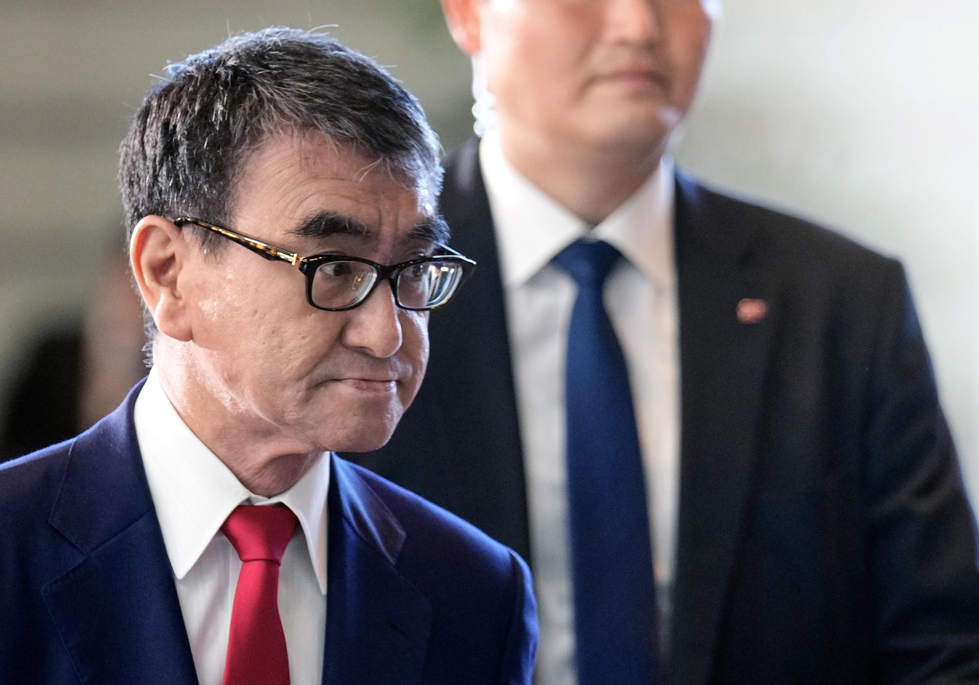 Re-appointed Digital Affairs Minister Taro Kono arrives at the prime minister's official residence on the day of the Cabinet reshuffle, in Tokyo, Japan, 13 September 2023. EFE/EPA/FRANCK ROBICHON
