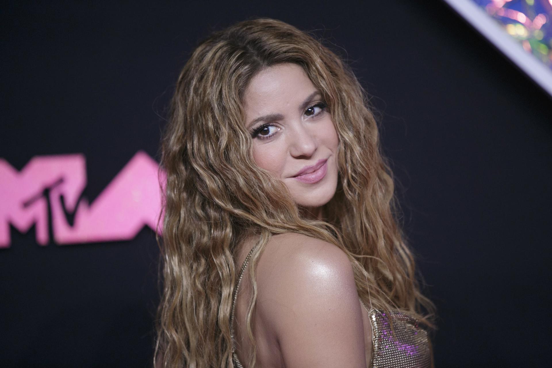 Colombian singer and songwriter Shakira poses on the red carpet during the MTV Video Music Awards at the Prudential Center in Newark, New Jersey, USA, 12 September 2023. EFE/EPA/SARAH YENESEL
