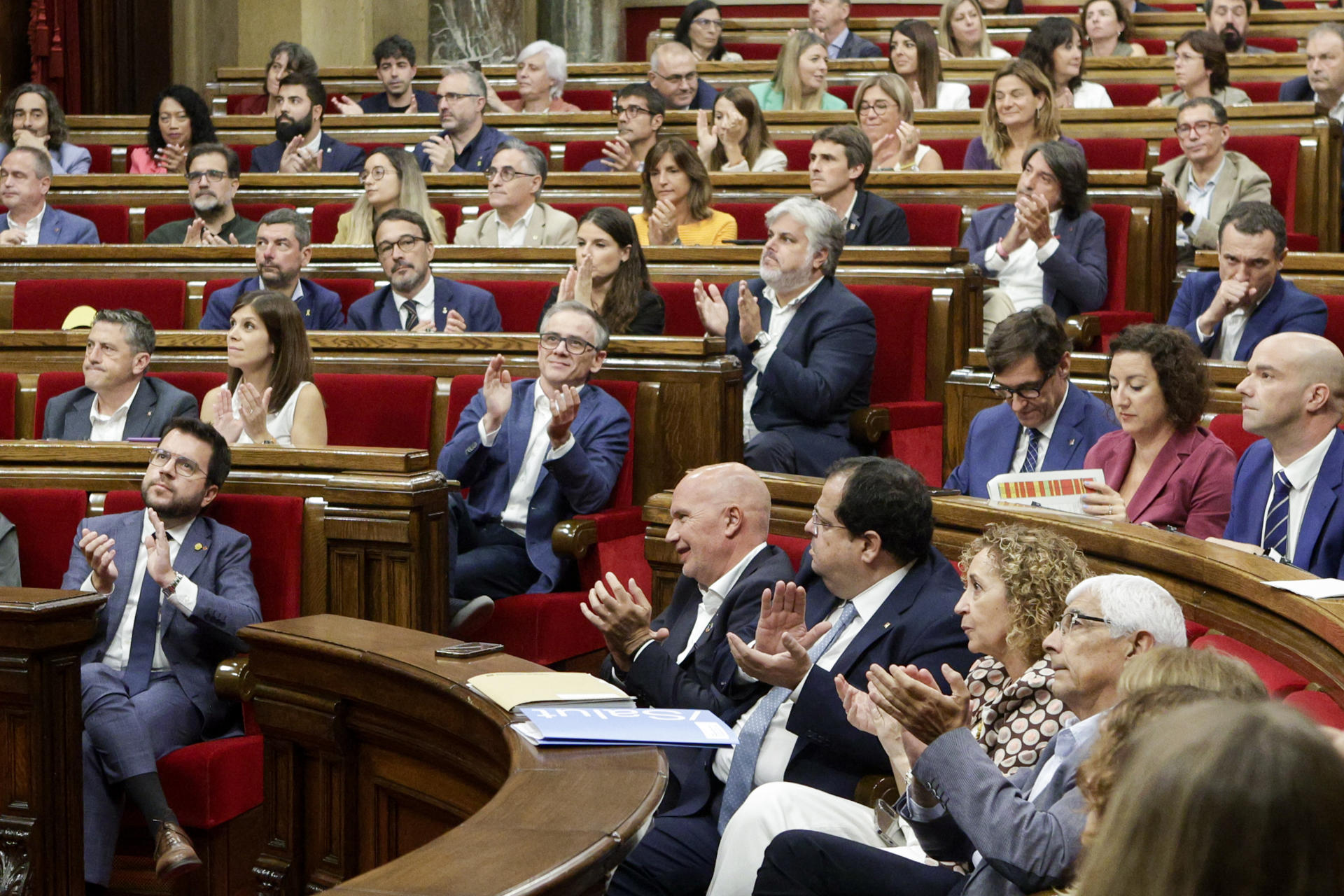 El Parlament constata su “falta de confianza” en Aragonès y evidencia la minoría de ERC