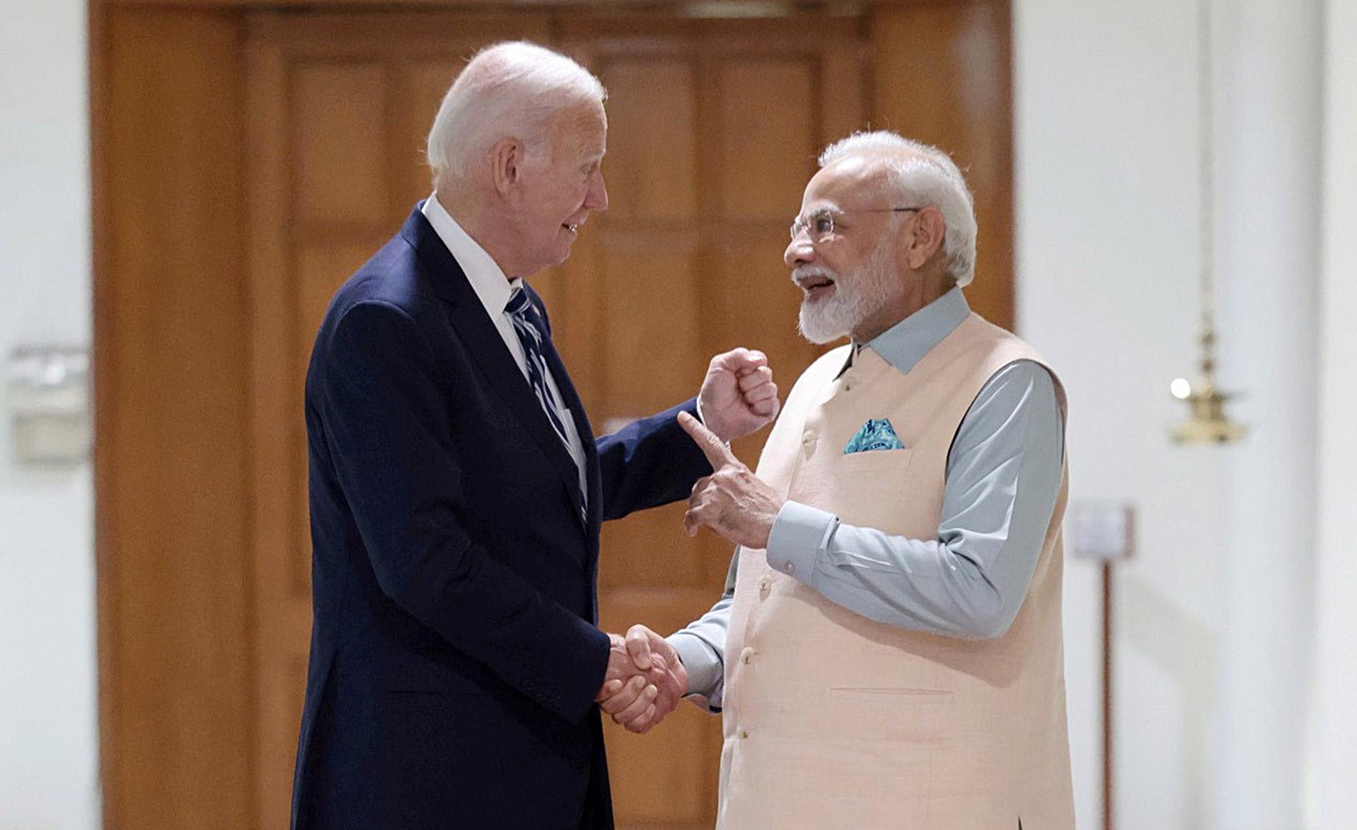 A handout photo made available by the Indian Press Information Bureau (PIB) shows Indian Prime Minister Narendra Modi receiving US President Joe Biden (L) in New Delhi, India, 08 September 2023. EFE/EPA/PRESS INFORMATION BUREAU HANDOUT HANDOUT EDITORIAL USE ONLY/NO SALES