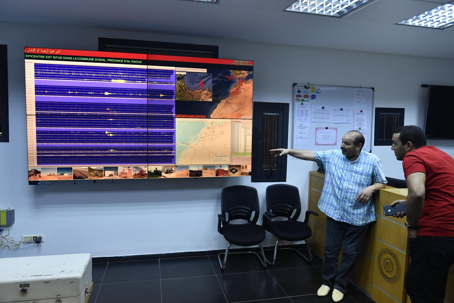 Employees of Morocco's National Institute of Geophysics monitor earthquake developments on screen, in Rabat, Morocco, 08 September 2023. EFE/EPA/Jalal Morchidi
