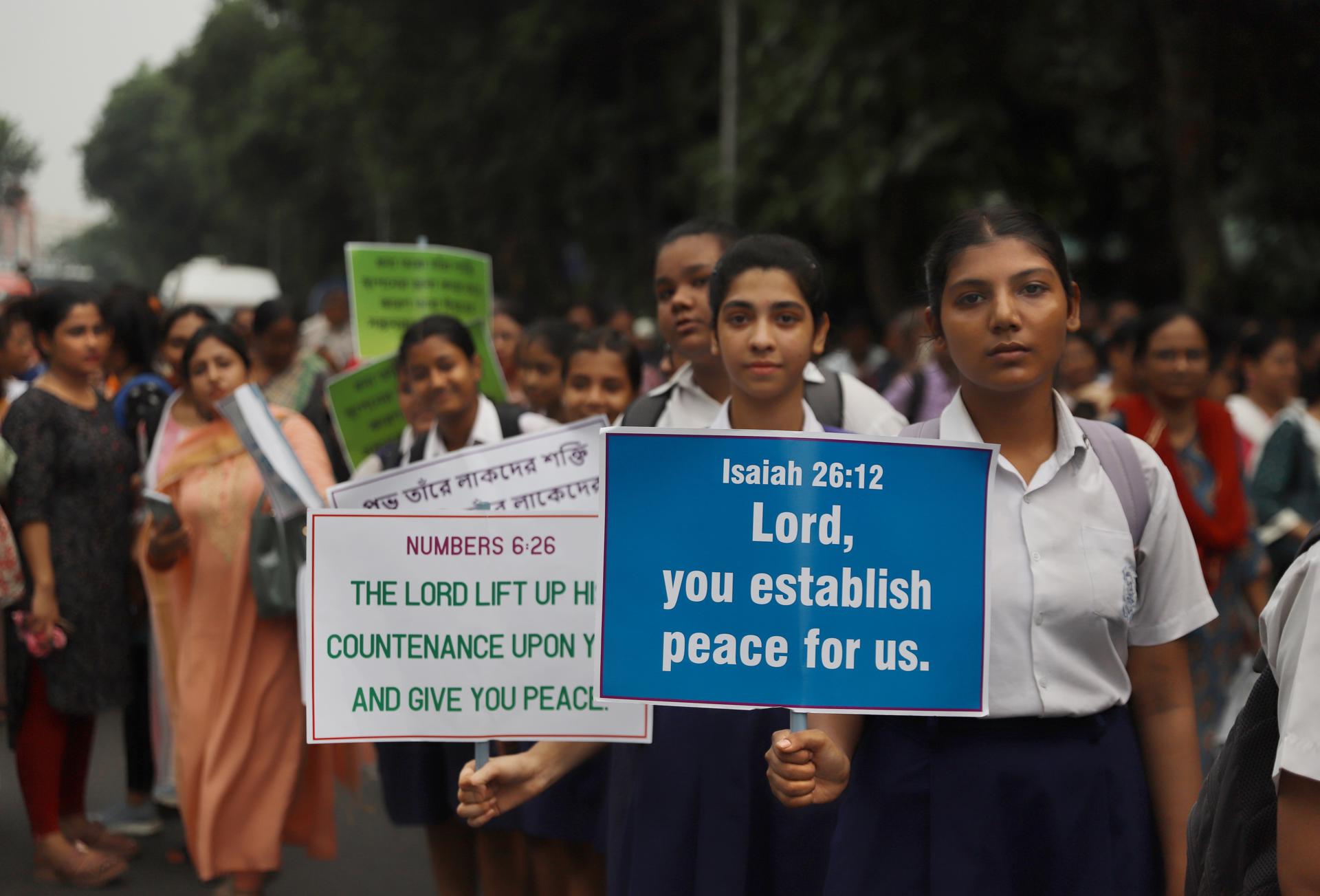 Bengal Christian council members walk with placards in a peace rally to demand stop violence in India specially in state Manipur in Kolkata, India, 01 September 2023. EFE-EPA FILE/PIYAL ADHIKARY