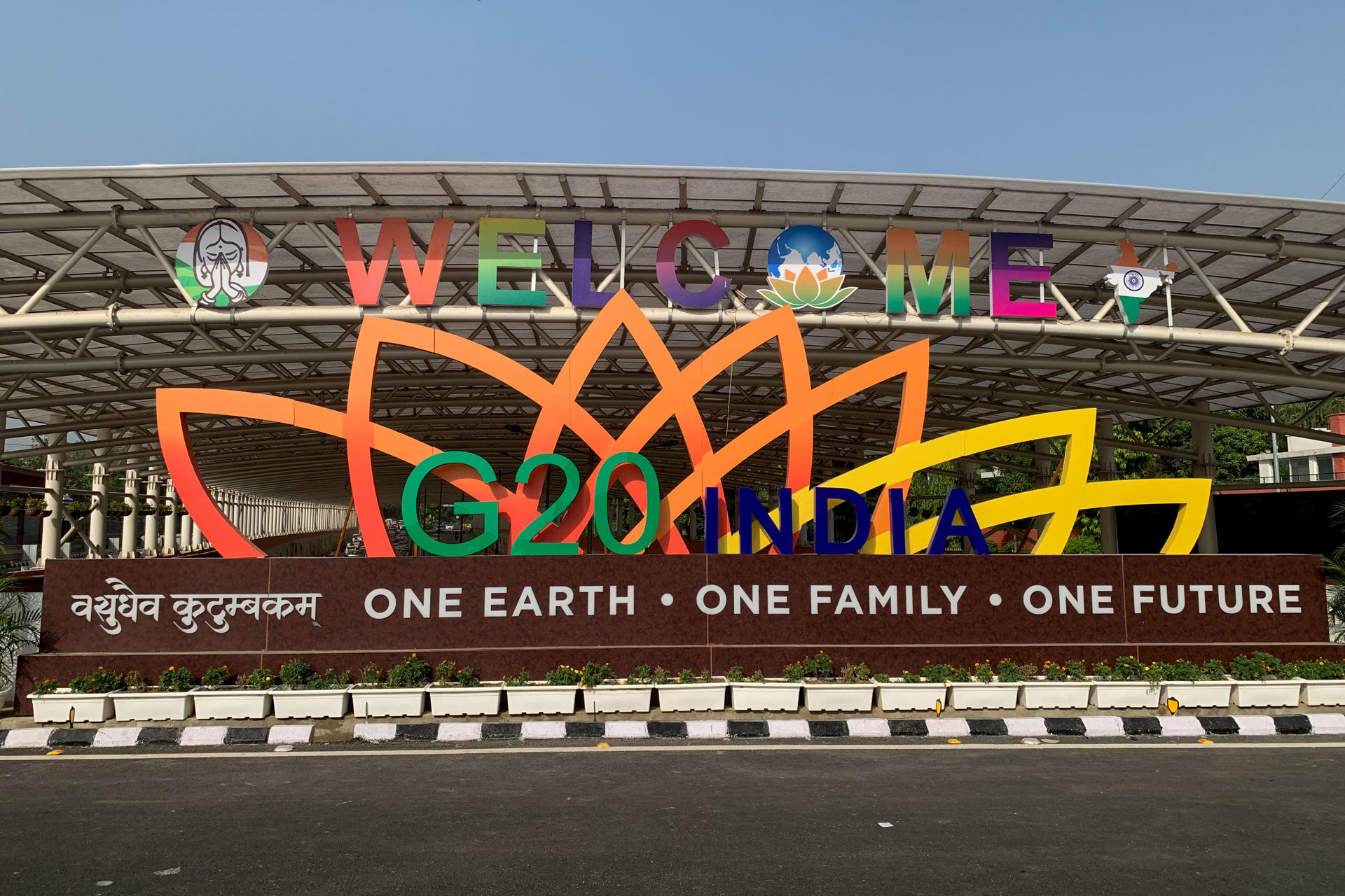 G20 logo on the roads of the Indian capital, Delhi, India, on Sep 1, 2023. EFE-EPA/Hugo Barcia
