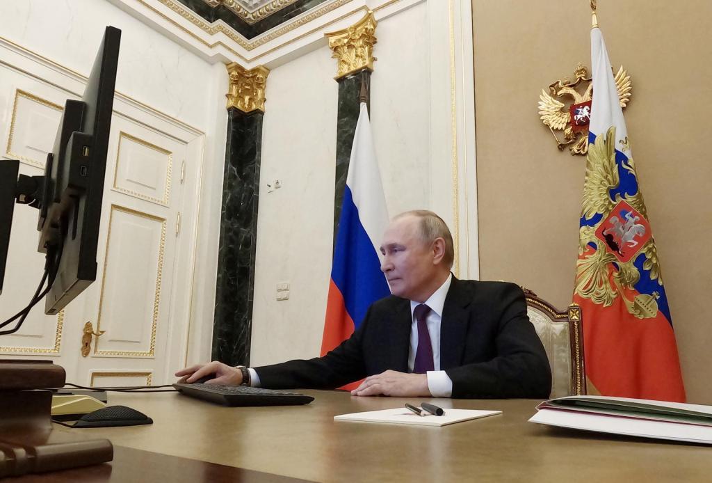 El presidente ruso, Vladimir Putin, ejercíó el pasado viernes su voto online en las elecciones locales y regionales convocadas en el país.