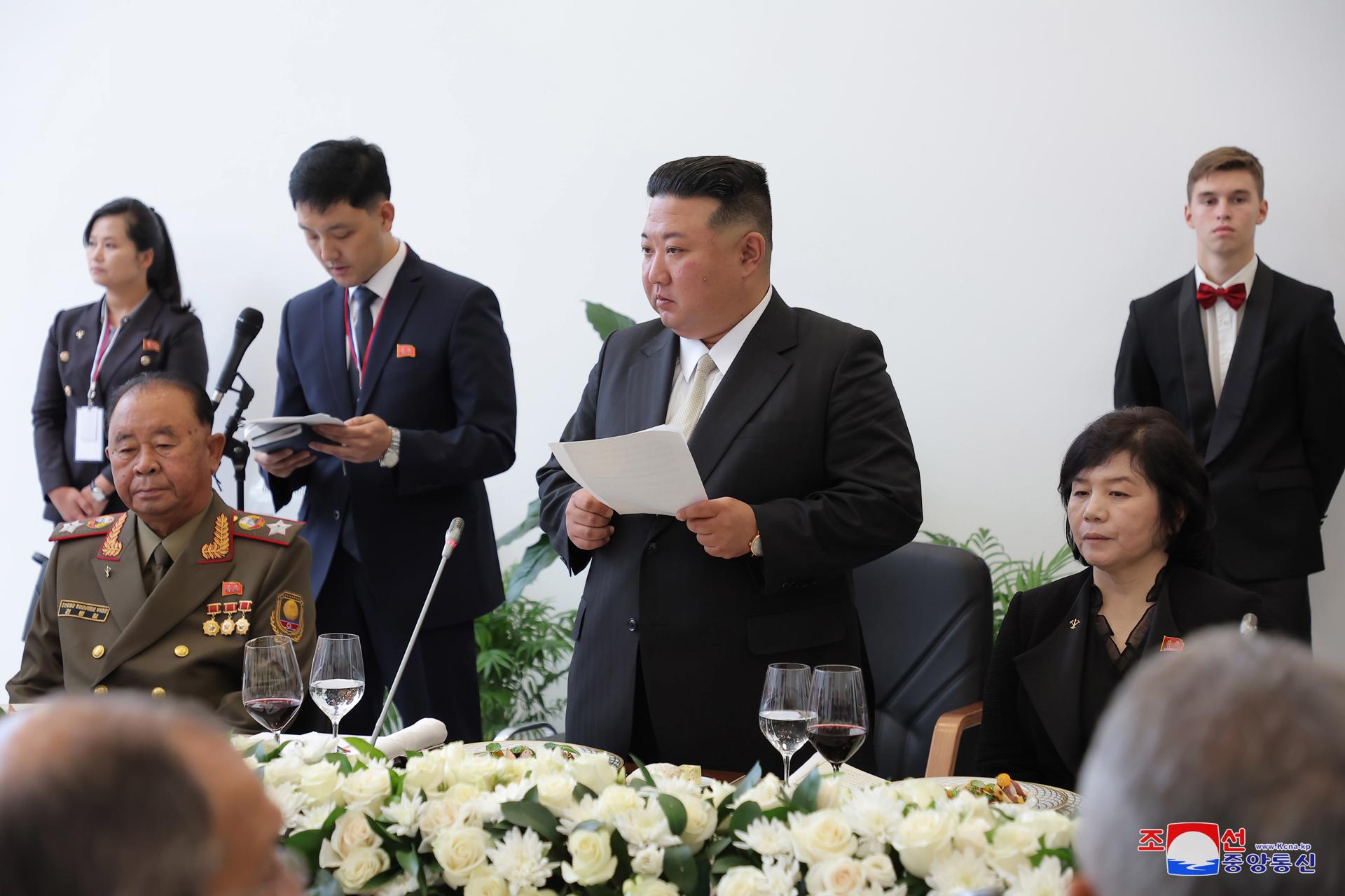A photo released by the official North Korean Central News Agency (KCNA) shows North Korean leader Kim Jong Un (C) delivering a speech during a banquet with Russian President Vladimir Putin and other Russian officials (not pictured) in Russia, 13 September 2023 (issued 14 September 2023). EFE/EPA/KCNA EDITORIAL USE ONLY

