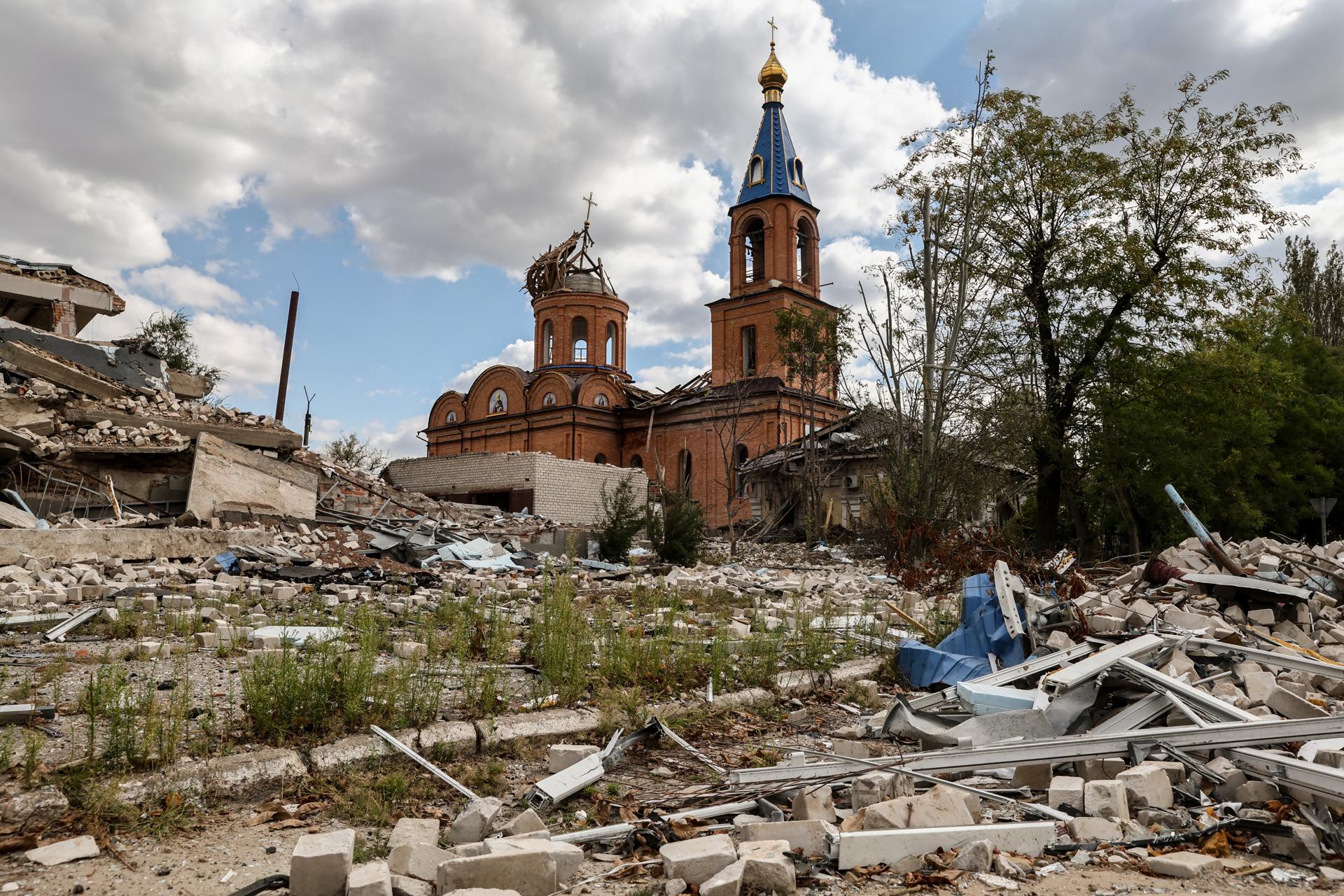 A damaged church in the frontline town of Orikhiv, Zaporizhzhia Oblast, Ukraine, 07 September 2023, amid the Russian invasion. EFE-EPA FILE/KATERYNA KLOCHKO