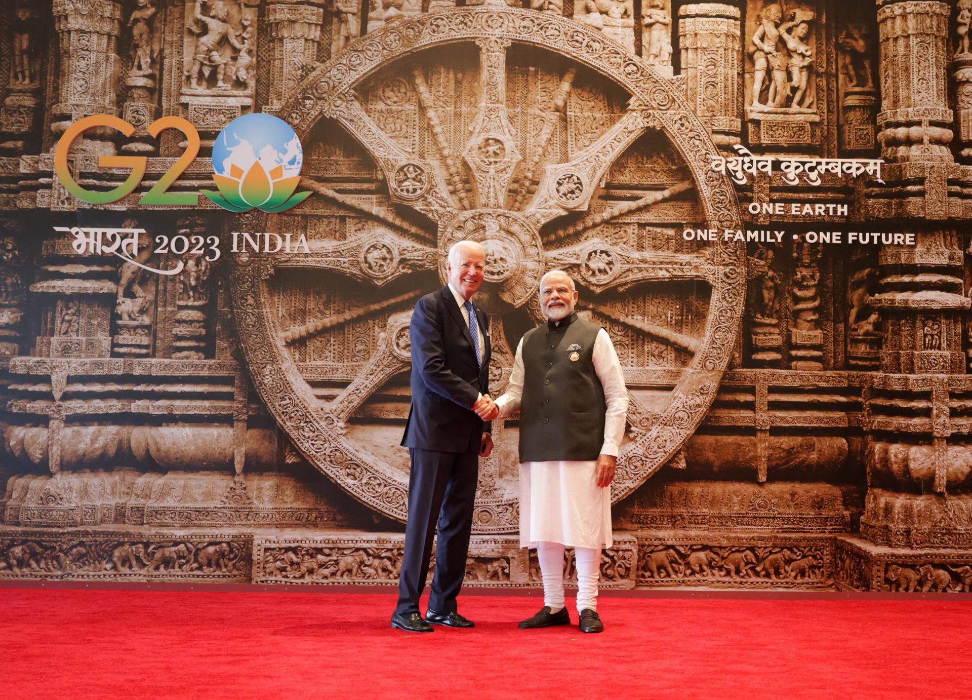 A handout photo made available by the Indian Press Information Bureau (PIB) shows Indian Prime Minister Narendra Modi (R) welcoming US President Joe Biden for the G20 Summit at Bharat Mandapam at ITPO Convention Centre Pragati Maidan in New Delhi, India, 09 September 2023. EFE/EPA/INDIAN PRESS INFORMATION BUREAU / HANDOUT HANDOUT EDITORIAL USE ONLY/NO SALES
