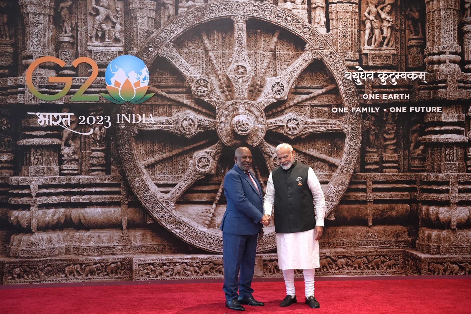 A handout photo made available by the Ministry of External Affairs (MEA) of India shows Indian Prime Minister Narendra Modi (R) welcoming President of the Union of Comoros and Chairperson of the African Union Azali Assoumani for the G20 Summit at Bharat Mandapam at ITPO Convention Centre Pragati Maidan in New Delhi, India, 09 September 2023. EFE/EPA/INDIAN MINISTRY OF EXTERNAL AFFAIRS / HANDOUT HANDOUT EDITORIAL USE ONLY/NO SALES
