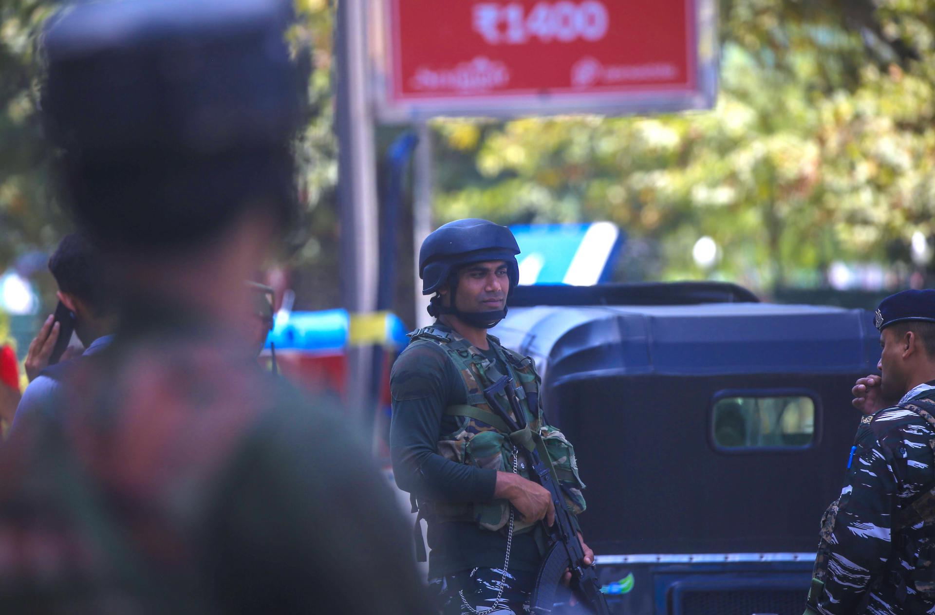 Indian paramilitary soldiers stand guard in Srinagar, the summer capital of Indian Kashmir, 19 September 2023. EFE/EPA/FAROOQ KHAN
