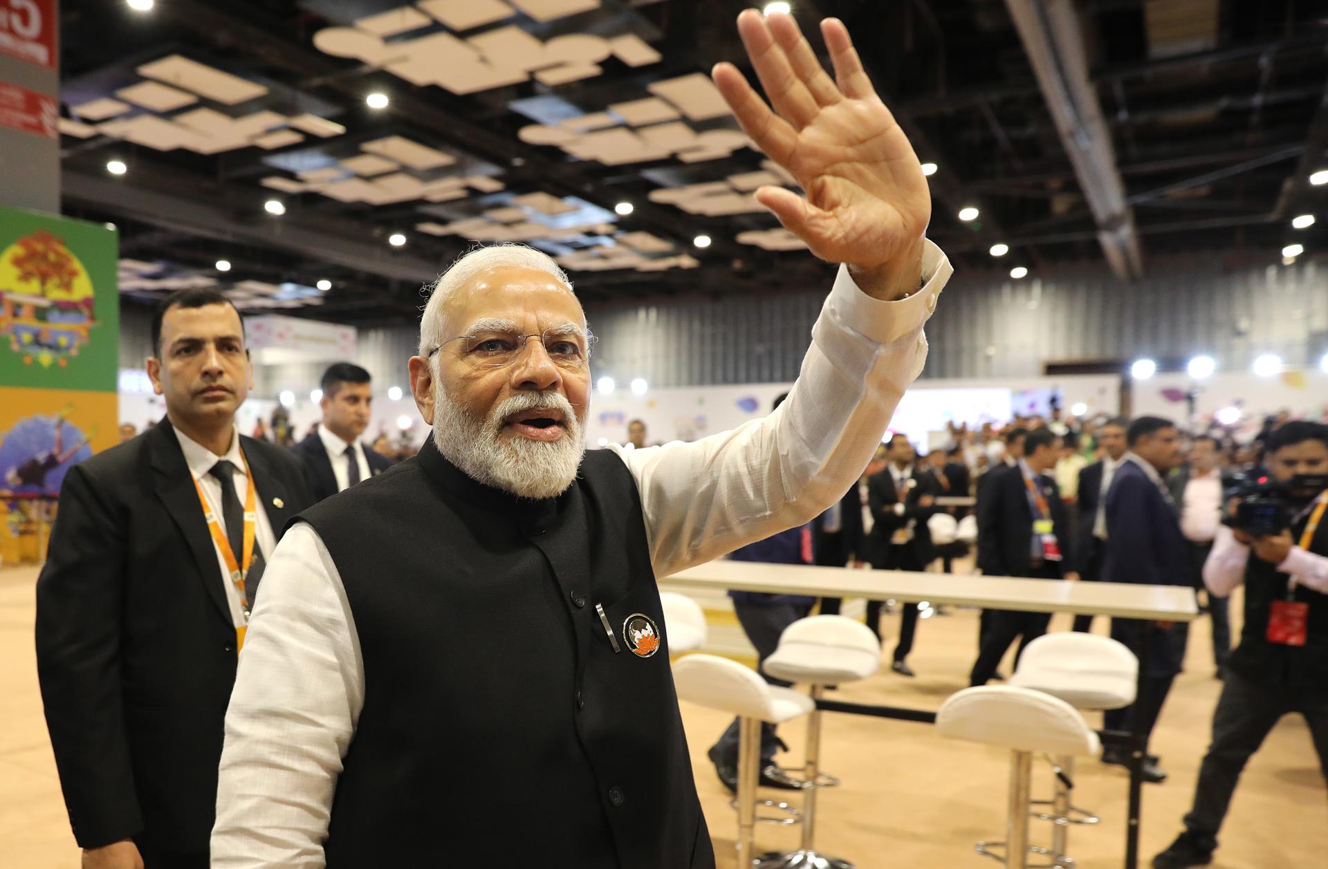 Indian Prime Minister Narendra Modi greets members of the press at the international media center after the closing of the G20 Summit at the ITPO Convention Centre Pragati Maidan in New Delhi, India, 10 September 2023. EFE-EPA FILE/RAJAT GUPTA