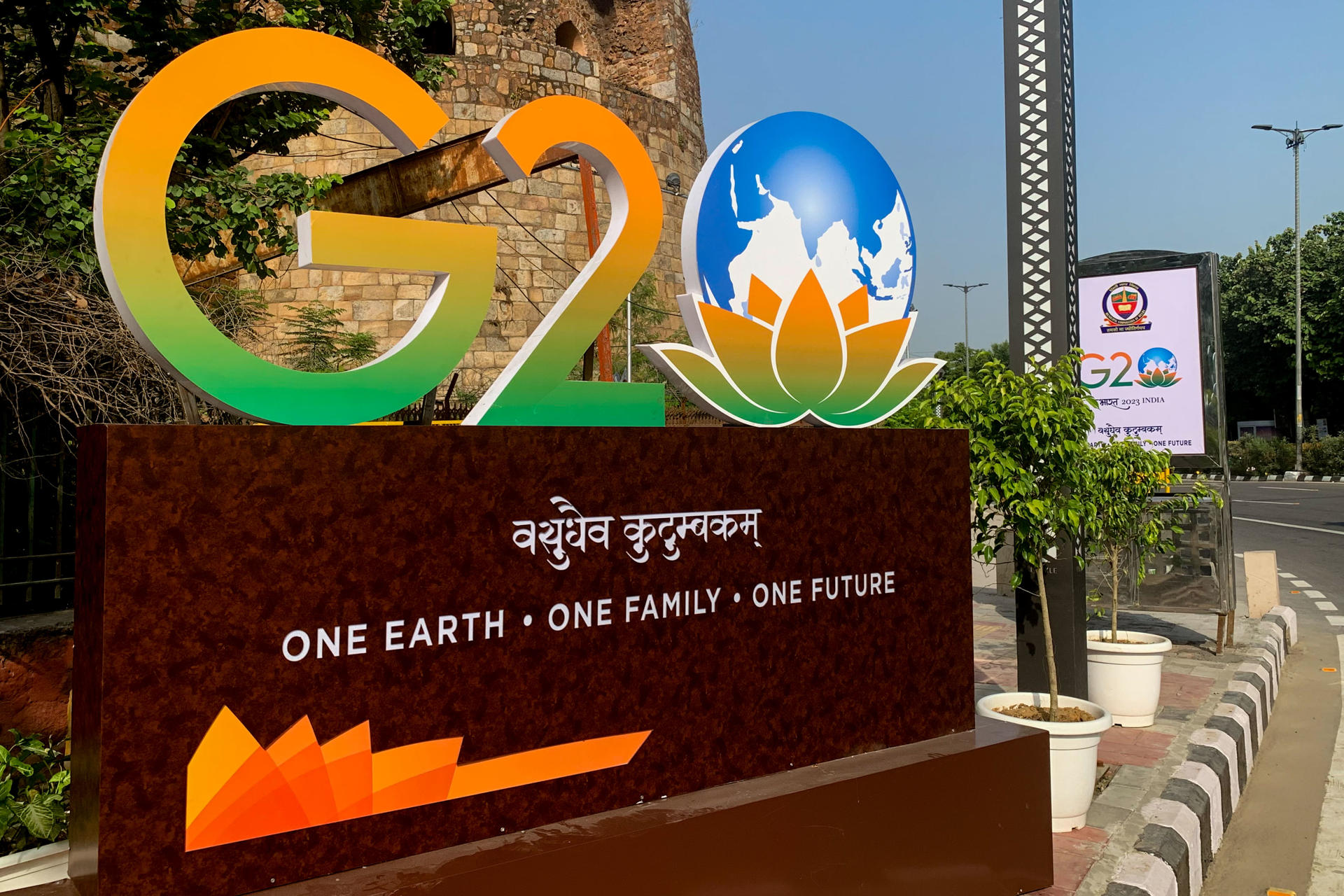 G20 logo on the roads of the Indian capital, Delhi, India, on Sep 1, 2023. EFE-EPA/Hugo Barcia