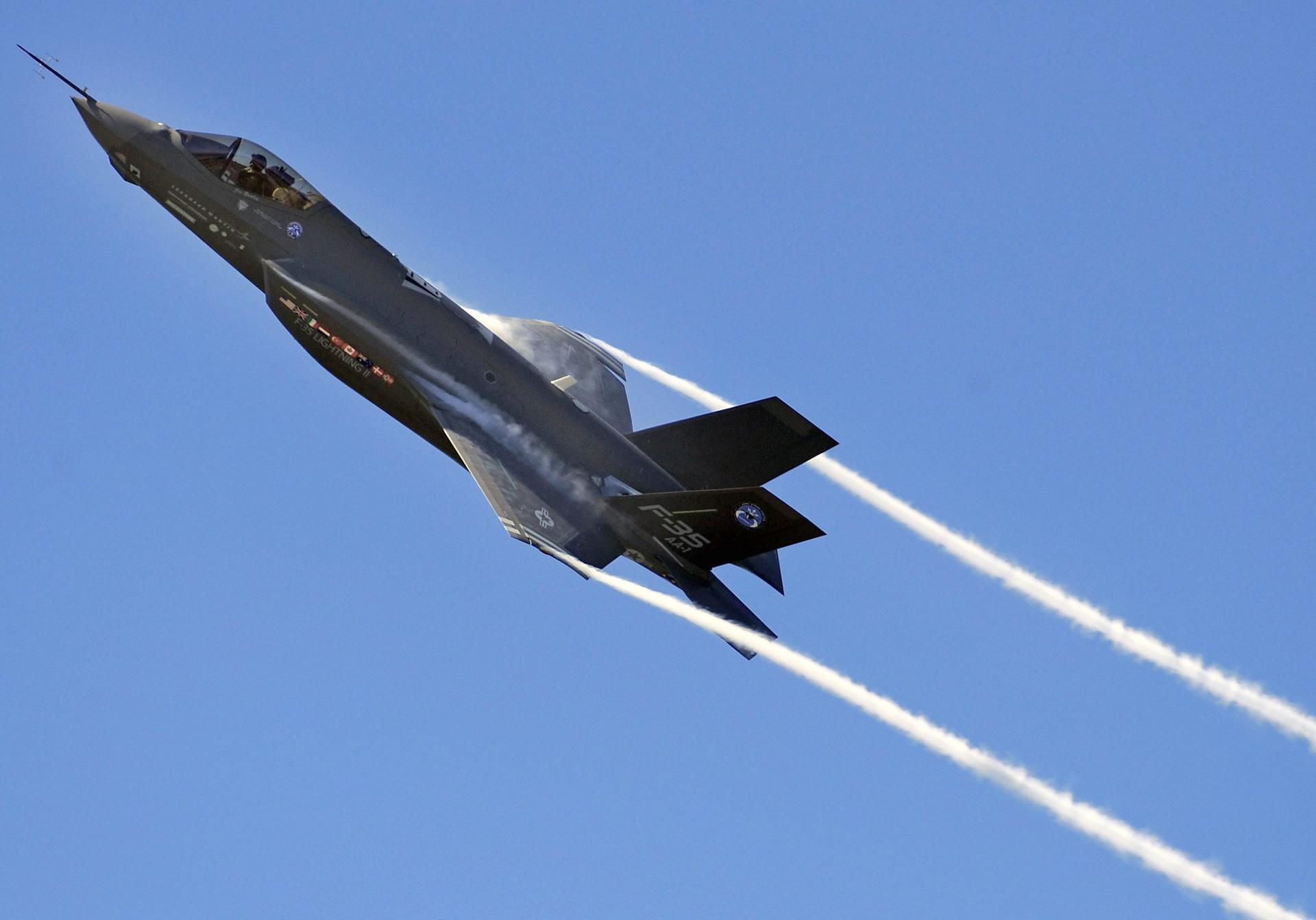 A handout file photo taken on 23 April 2009 and released by the US Air Force shows a F-35 Lightning II fighter jet flying over Eglin Air Force Base, in Florida, USA. EFE-EPA FILE/US AIR FORCE/HANDOUT HANDOUT EDITORIAL USE ONLY