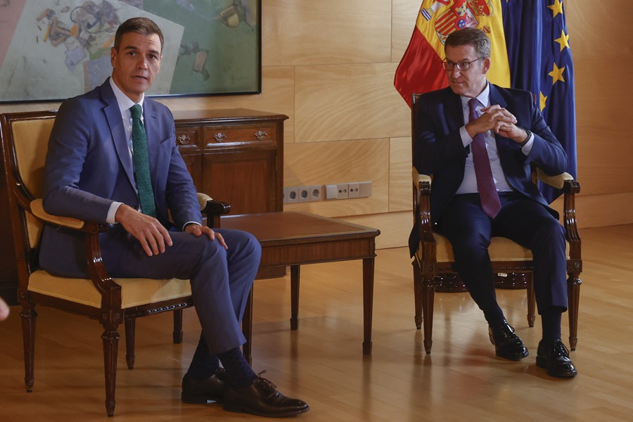 Feijóo pide a Sánchez elecciones el 14 de enero para votar si España quiere amnistía