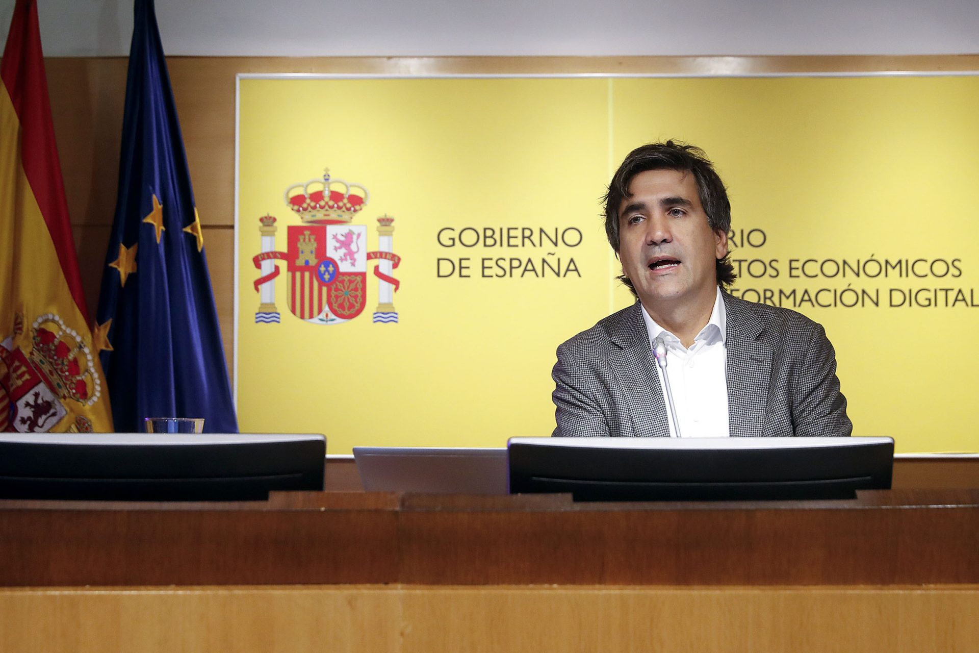El secretario de Estado de Economía, Gonzalo García Andrés, presenta en rueda de prensa los resultados de la EPA, este jueves. EFE/J.P. Gandul..JPG