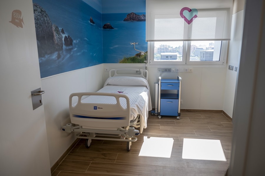 Instalaciones en el centro hospitalario Padre Menni de Santander que cuenta con 400 camas, más de una treintena concertadas con el Servicio Cántabro de Salud y otras 330 con servicios sociales.