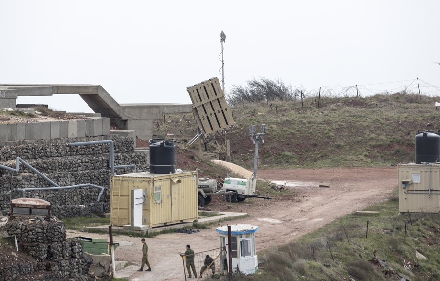 El sistema de defensa israelí conocido como de cúpula de hierro cerca de la frontera sirio-israelí en los Altos del Golán.