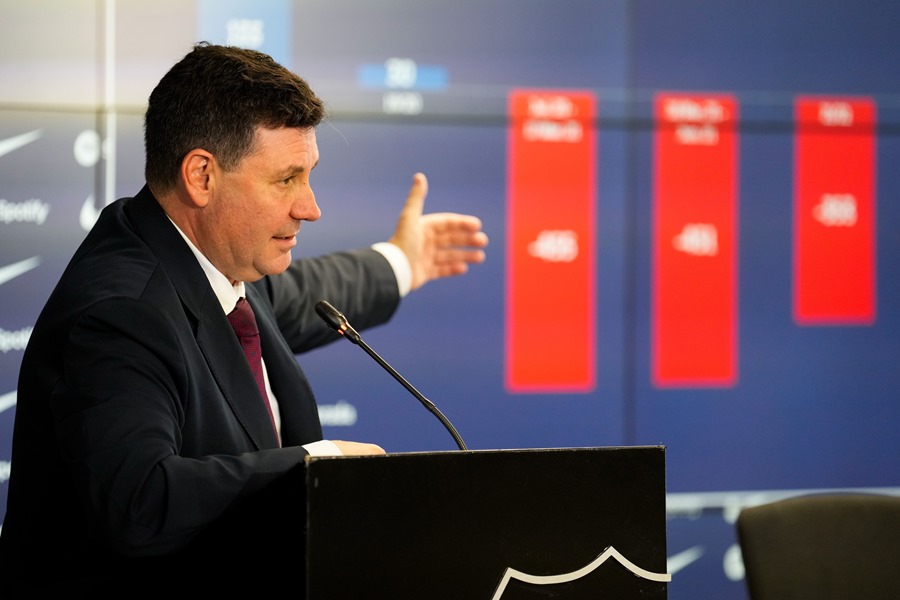 El vicepresidente del área económica del FC Barcelona, Eduard Romeu, durante la presentación del cierre económico de la temporada 2022-2023 y el presupuesto del curso 2023-2024