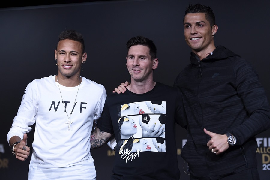 (De iz a dcha) El brasileño Neymar, el argentino Leo Messi y el portugués Cristiano Ronaldo, los tres futbolistas mejor pagados del mundo en 2023.