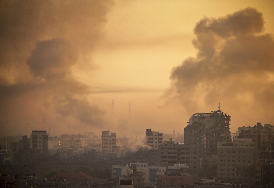 Al menos 71 personas mueren este martes por los bombardeos israelíes en la Franja de Gaza.