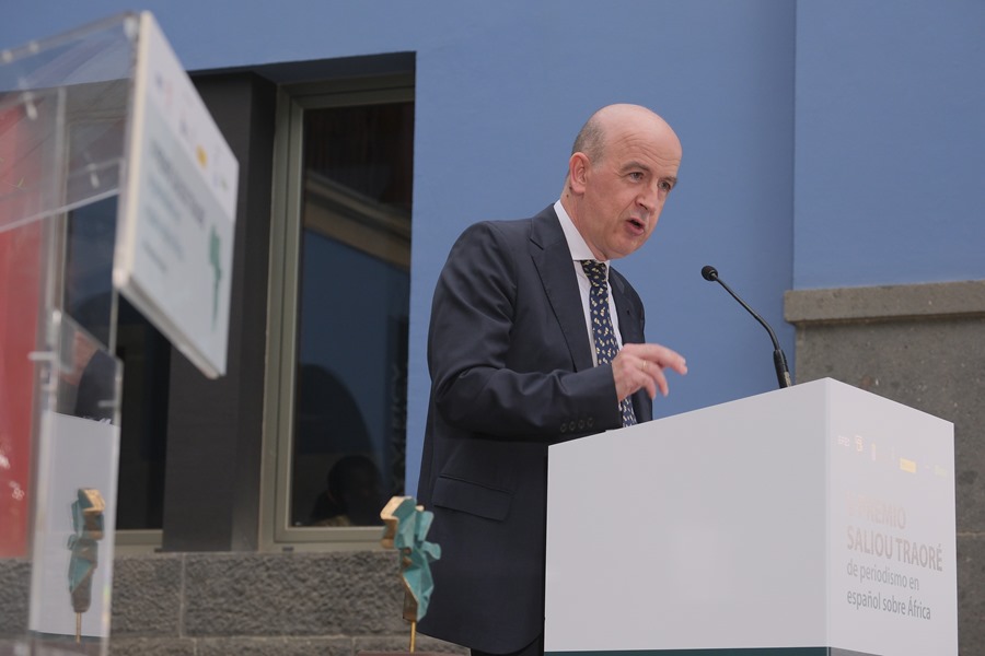 El director de Información de la Agencia EFE, José Manuel Sanz, durante el acto de entrega del premio Saliou Traoré a Glòria Pallarés celebrado este miércoles en Las Palmas de Gran Canaria.