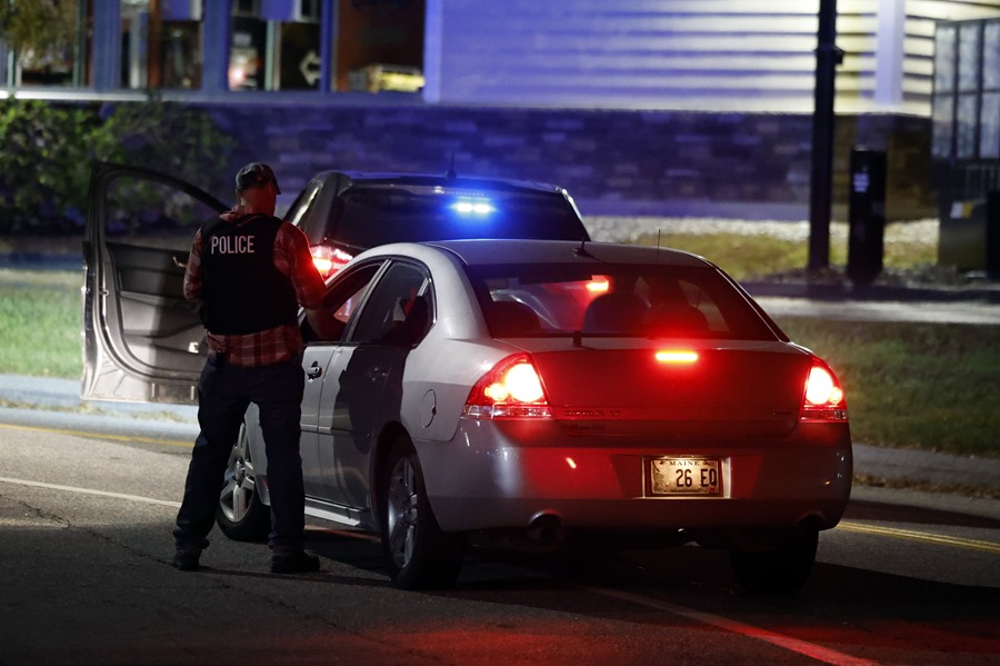 Al menos veinte muertos en un tiroteo en Maine (EE.UU.), con el sospechoso a la fuga