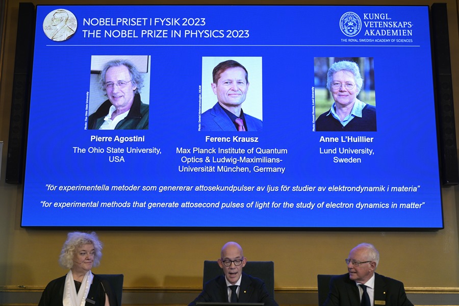 El Premio Nobel de Física 2023 es para Pierre Agostini, Ferenc Krausz y Anne L'Huillier.