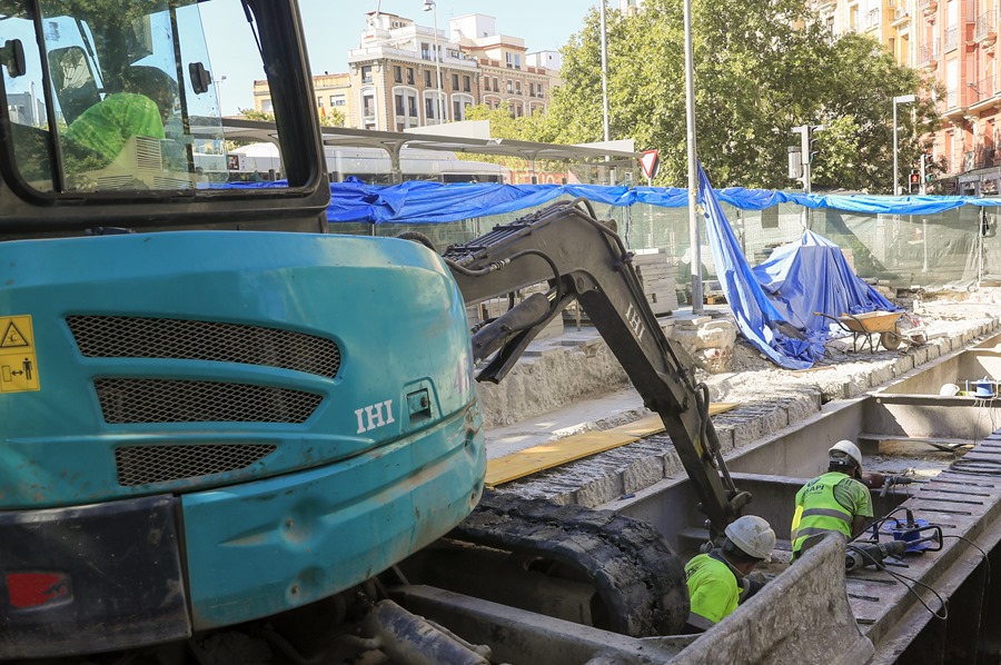 Obreros de la construcción durante su jornada laboral en Madrid.