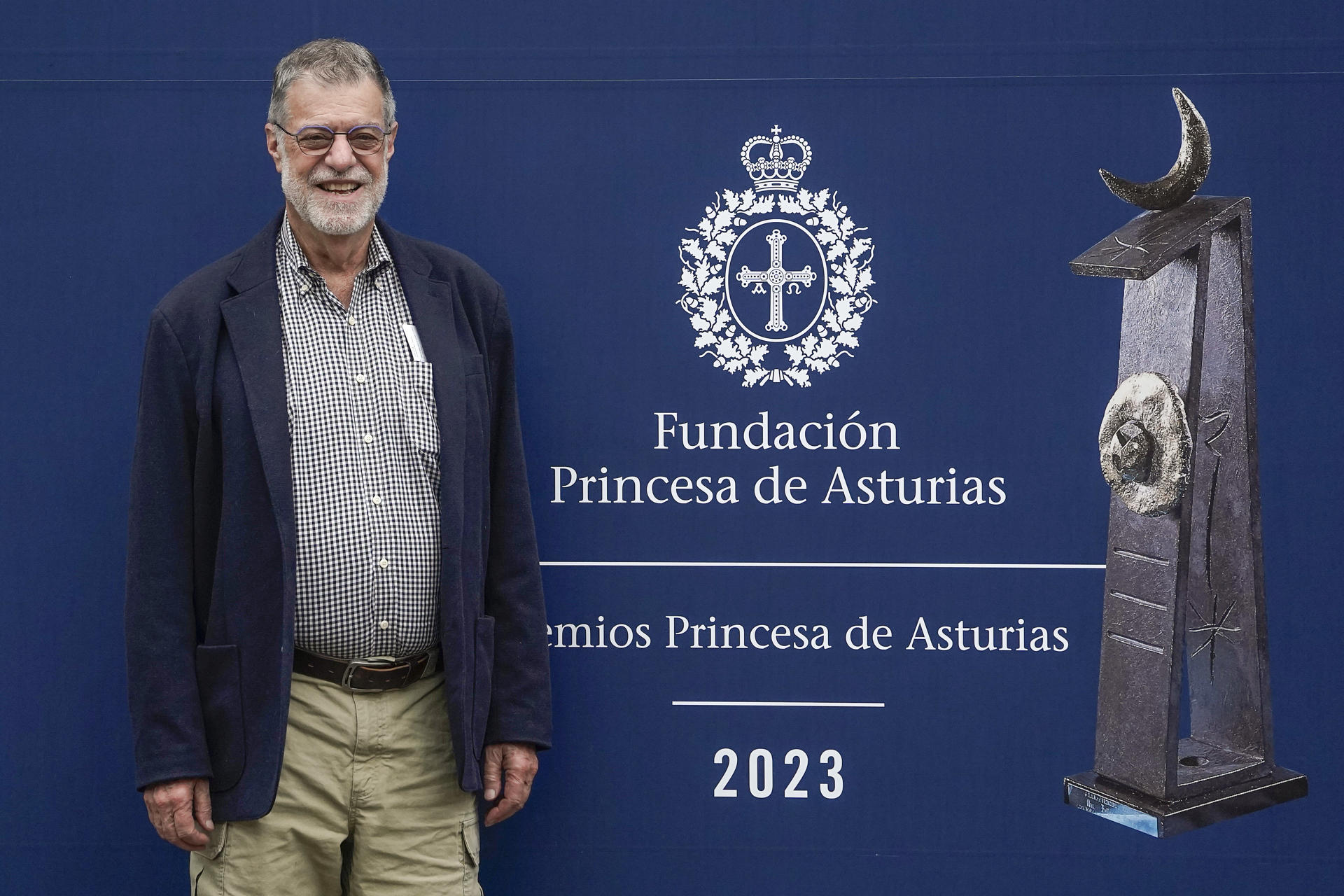 El científico estadounidense Peter Greenberg llega este lunes a Oviedo para recibir el próximo viernes el Premio Princesa de Asturias de Investigación Científica y Técnica 2023 EFE/Paco Paredes
