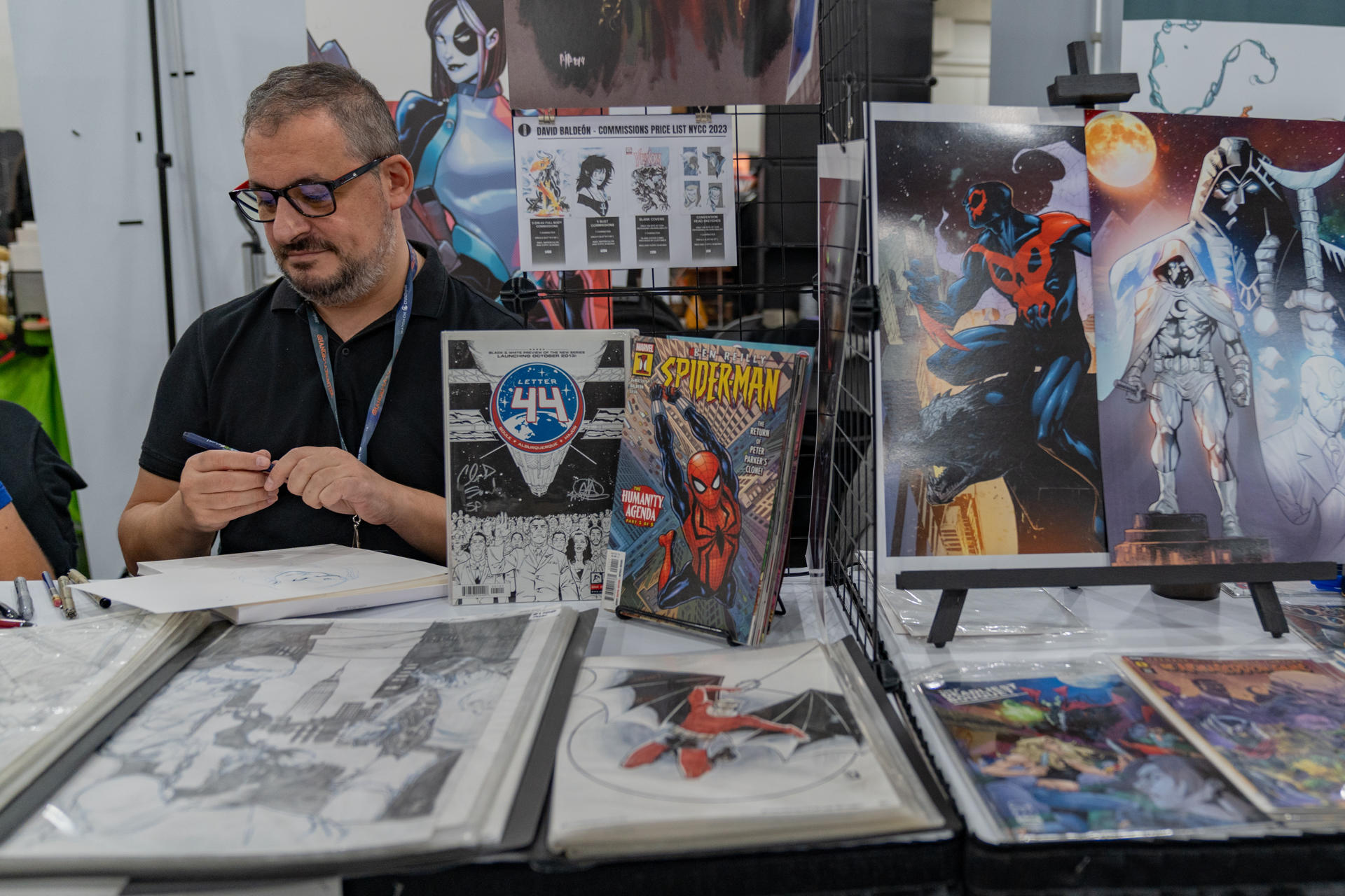 El ilustrador español David Baldeón participa en el Comic Con 2023, el 13 de octubre de 2023, en Nueva York (EE.UU.). EFE/ Ángel Colmenares