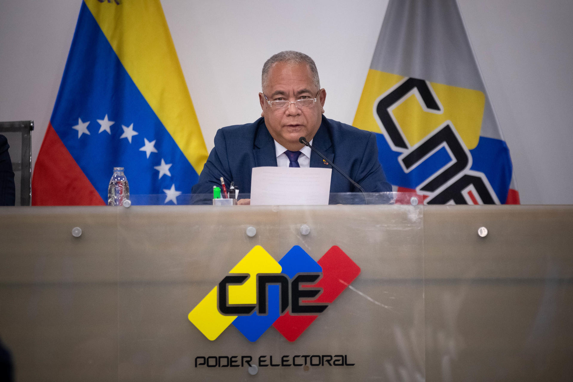 Fotografía de archivo del rector y presidente del Consejo Nacional Electoral (CNE), Elvis Amoroso. EFE/ Rayner Peña R.