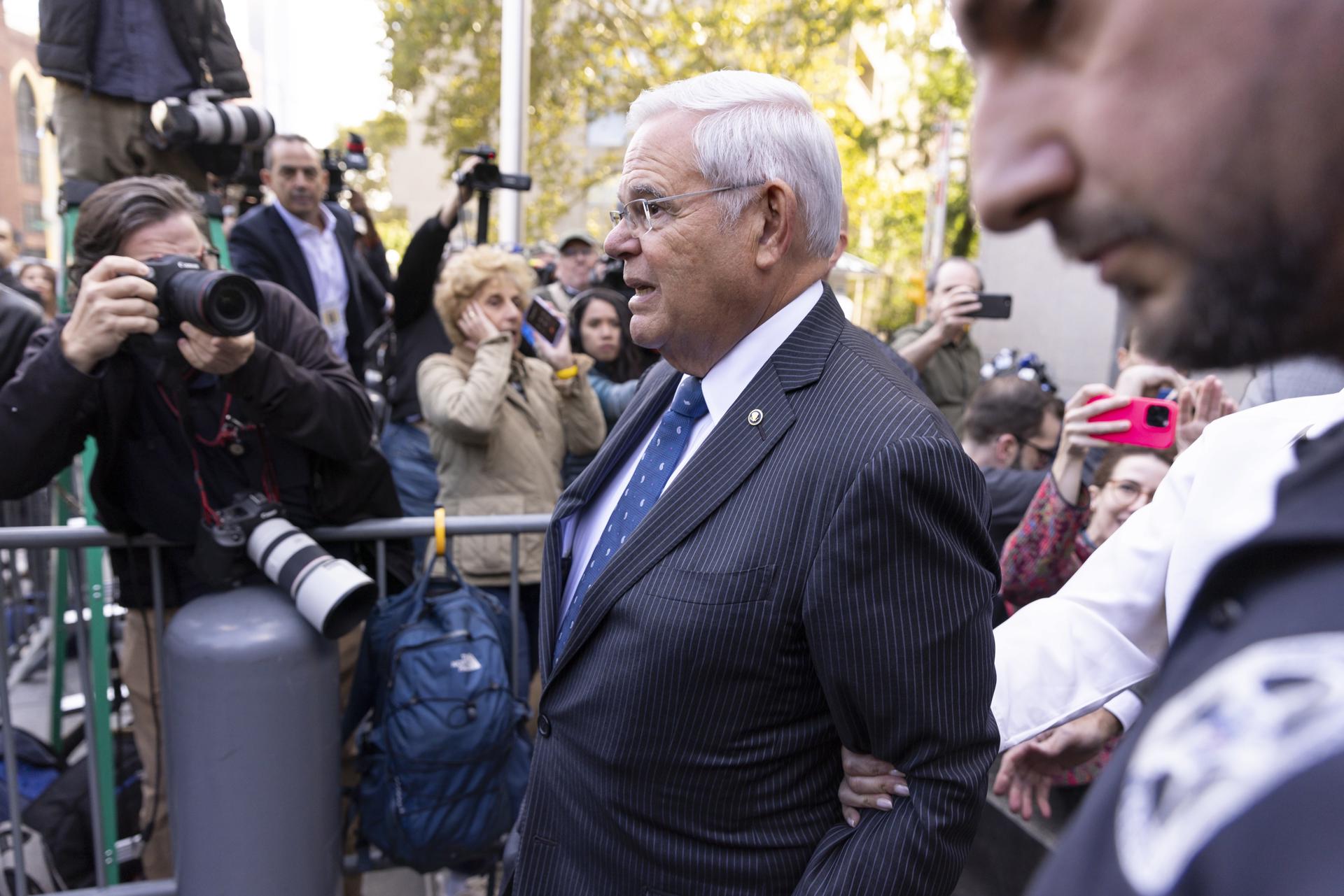 File picture of Democratic Senator from New Jersey Bob Menendez (C) departing US federal court after a hearing following his indictment on bribery charges in New York, New York, USA, 27 September 2023. EFE/EPA/JUSTIN LANE EPA-EFE/JUSTIN LANE