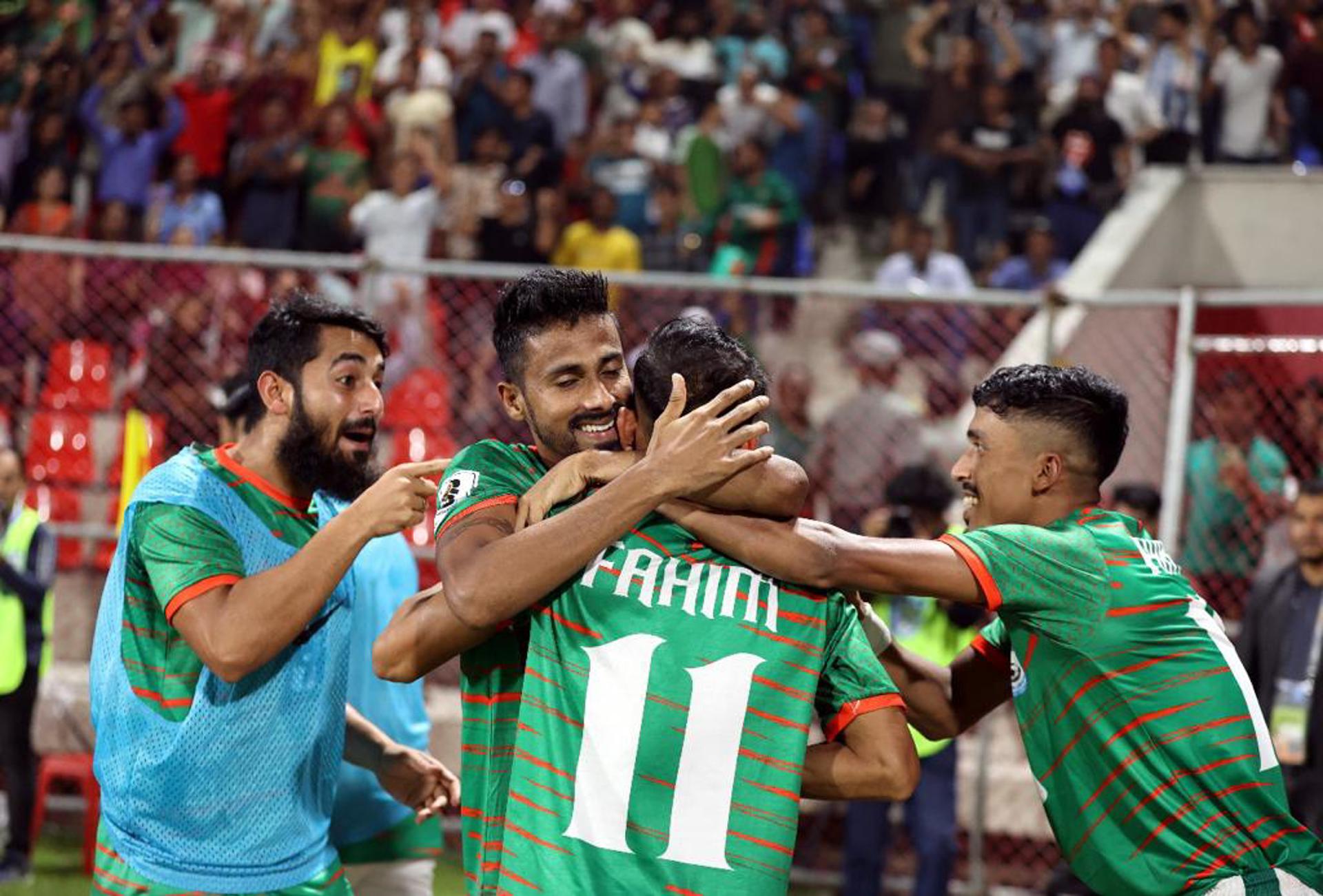 A photo made available by the Bangladesh Football Federation shows Bangladesh players celebrating after their 2-1 victory over the Maldives in the second leg of the pre-qualifying match in Dhaka, Bangladesh. EFE/Bangladesh Football Federation HANDOUT
