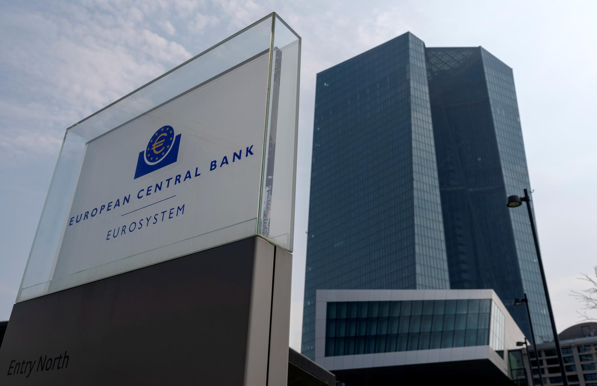 Vista de la fachada del Banco Central Europeo (BCE), en una imagen de archivo. EFE/ Ronald Wittek