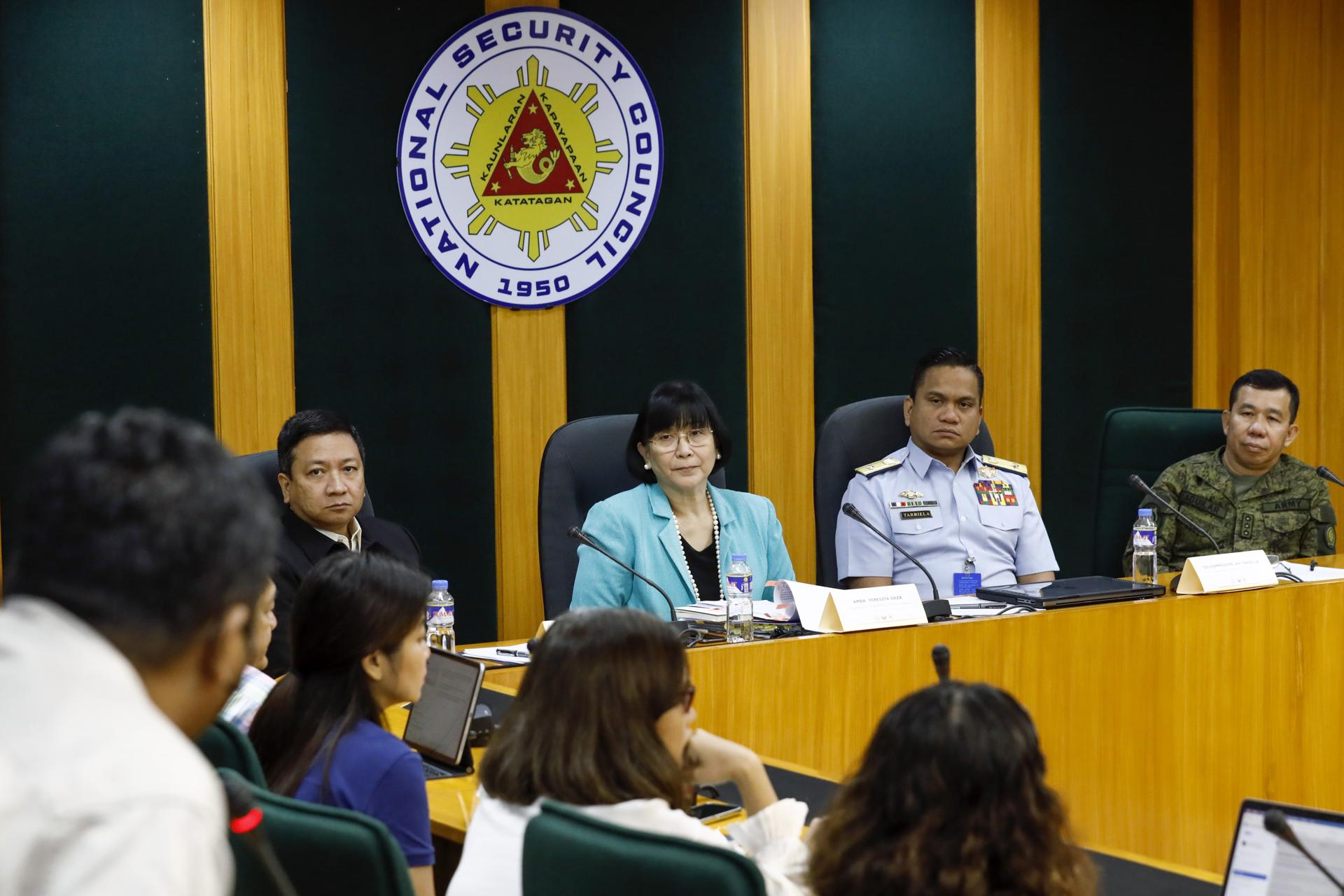 (L-R) National Security Council (NSC) Spokesperson Jonathan Malaya, Department of Foreign Affairs Assistant Secretary Teresita Daza, Philippine Coast Guard Commodore Jay Tariella and Armed Forces of the Philippines Colonel Medel Aguilar attend a press conference at the NSC office in Quezon City, Metro Manila, Philippines 23 October 2023. EFE-EPA/ROLEX DELA PENA
