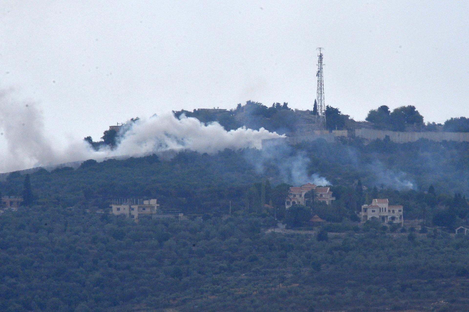 Smoke rises from positions on a hill after Israeli shelling on the outskirts of Dhayra village, near the Lebanese-Israeli border, Lebanon, 11 October 2023. EFE/EPA/WAEL HAMZEH